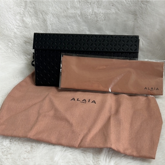 NWOT Alaïa Round Cat Eye Sunglasses - Picture 6 of 7